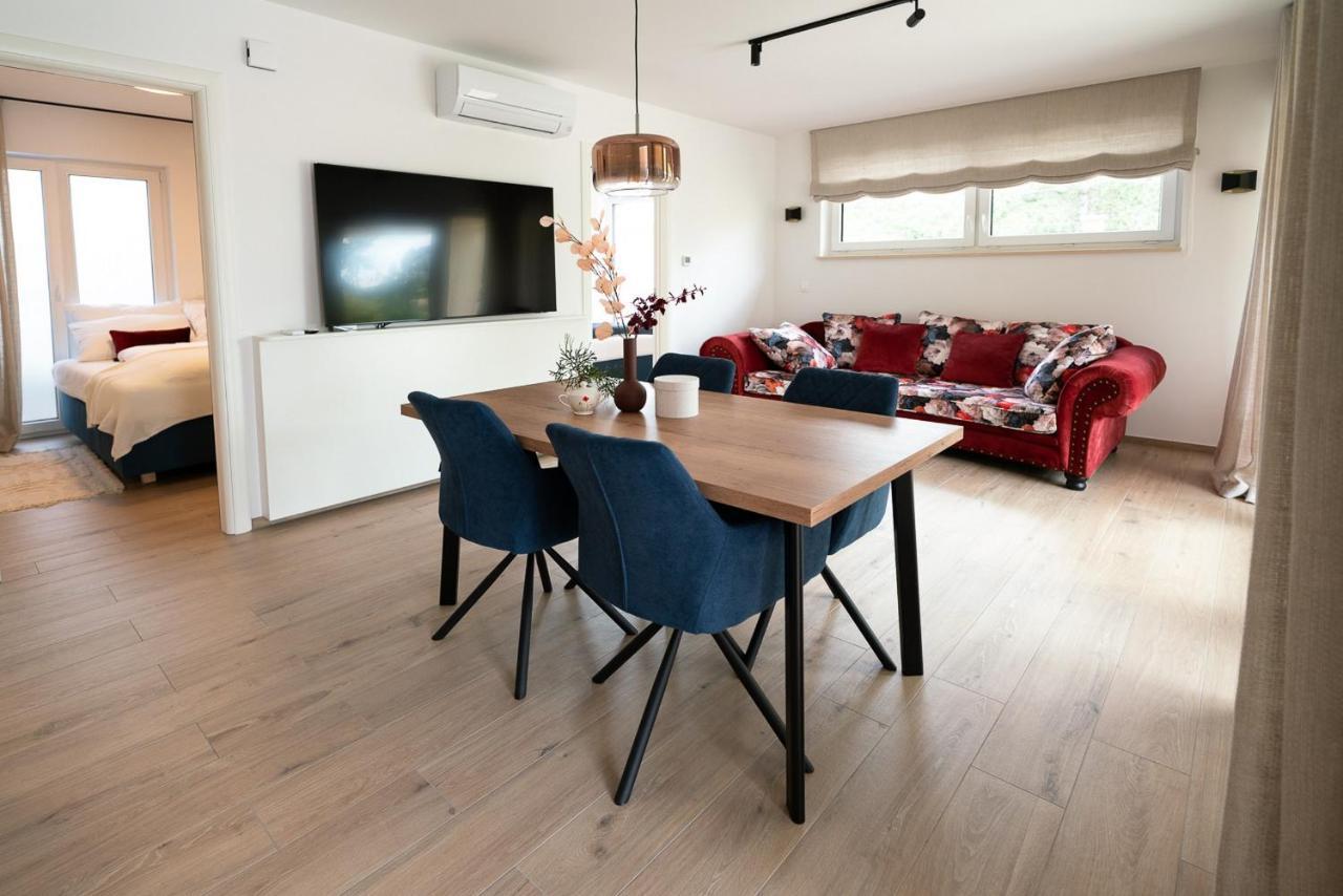 Apartments Kras 24 With Pool Sezana Exterior photo