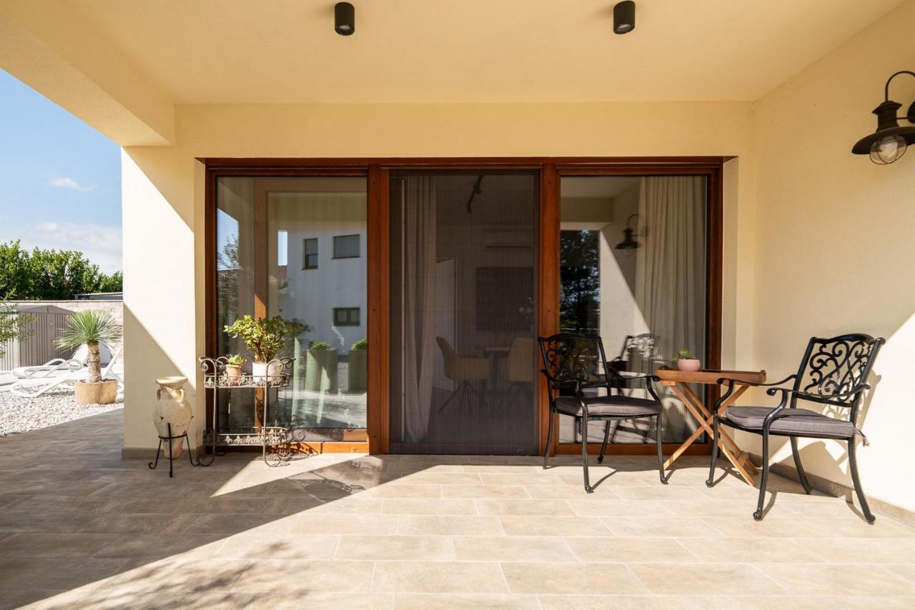 Apartments Kras 24 With Pool Sezana Exterior photo