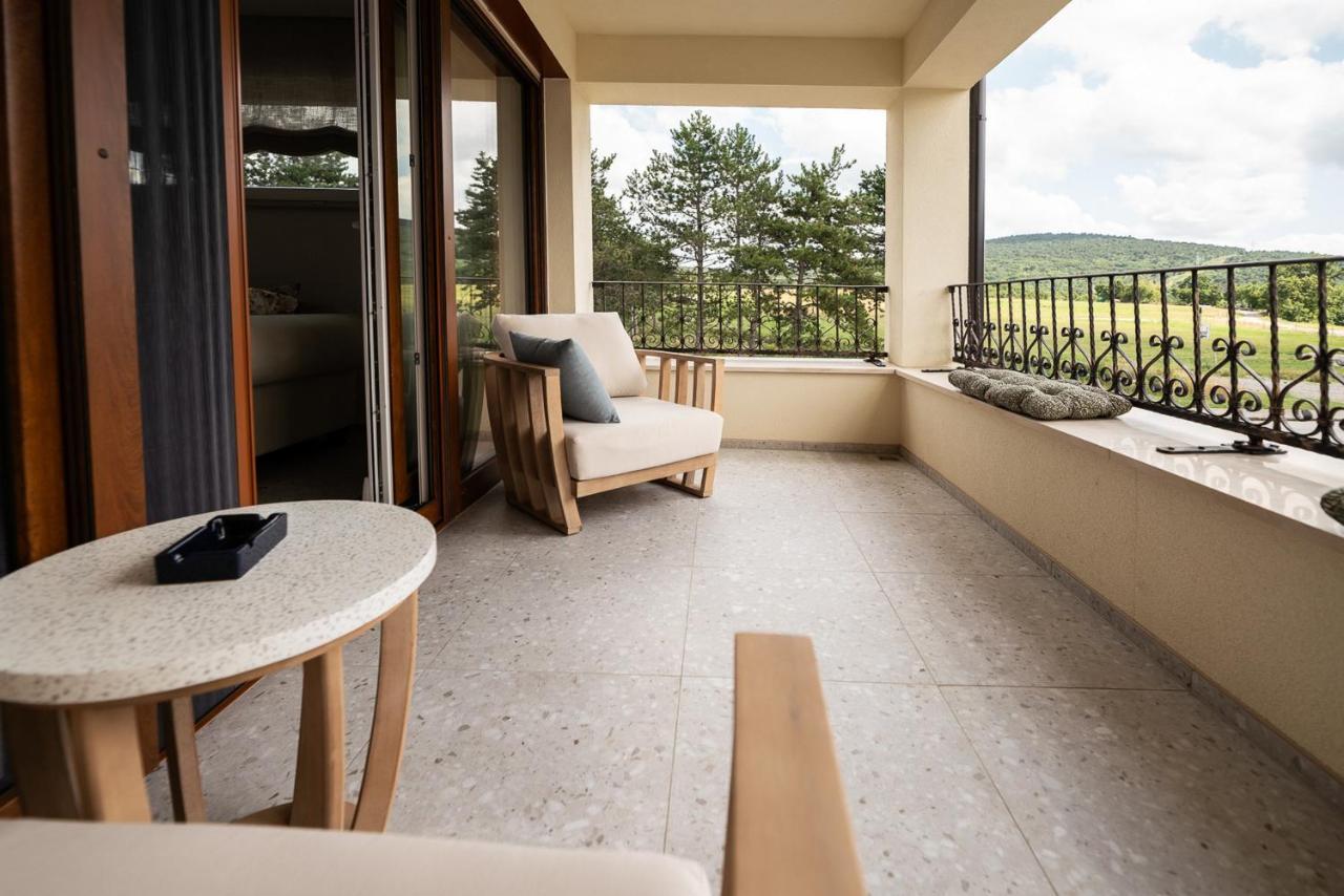 Apartments Kras 24 With Pool Sezana Exterior photo