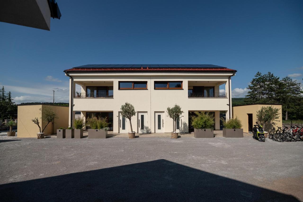 Apartments Kras 24 With Pool Sezana Exterior photo